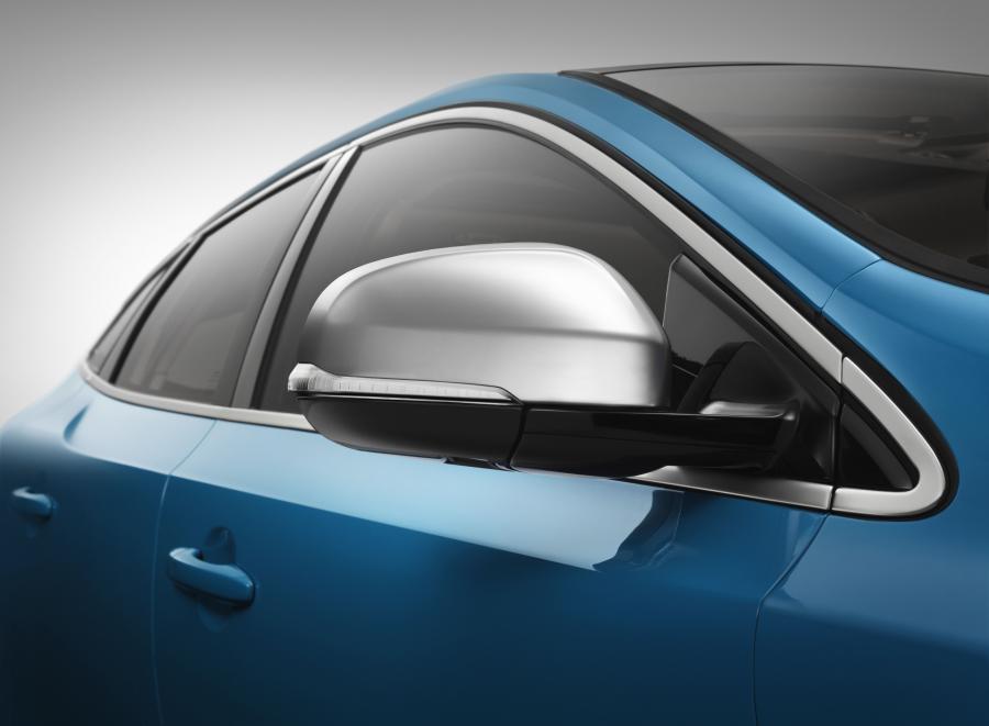  Volvo V40 R-Design 2012 года  (фото 9 из 15)